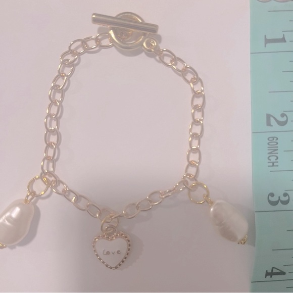 Charm Bracelet Love Heart Pearl Gold White New Handcrafted - Picture 4 of 4